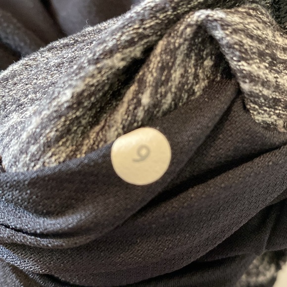 LULULEMON BLACK grey pocket JOGGER PANTS WITH SIDE STRIPE tie waist size  6 - Picture 12 of 12